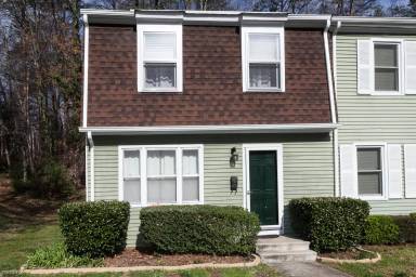Main picture of 688 Lockesley Ter