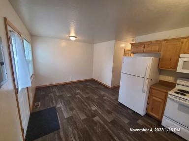 Main picture of 2418 Ernest Ave