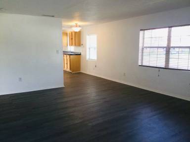 Main picture of 2400 Grant St