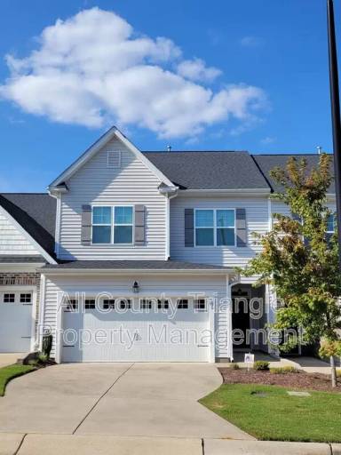 Main picture of 105 Navan Glass Dr