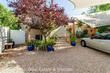 Main picture of 1205 Copper Ave NE