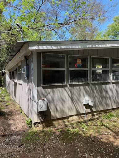 Main picture of 2827 Bettys Ln