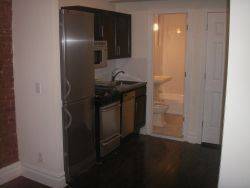 Main picture of 322 E 74th St