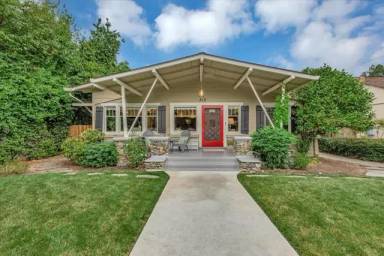 Main picture of 329 Palo Alto Ave