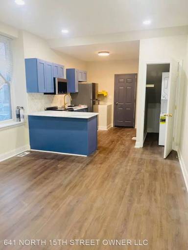 Main picture of 643 N 15th St