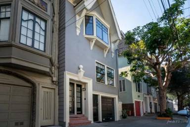 Main picture of 1472 Grove St