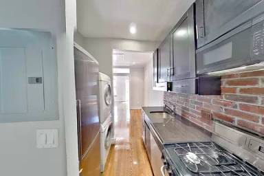 Main picture of 132 Allen St