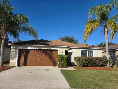 Main picture of 1745 Strathmore Cir