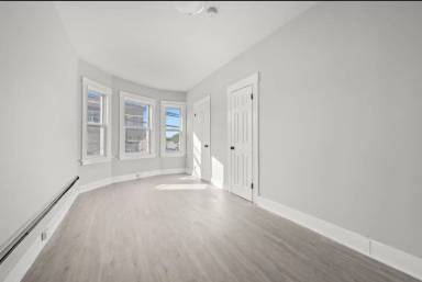 Main picture of 2336 Barnum Ave