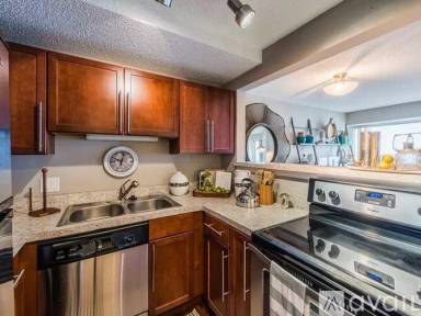 Main picture of 321 E Erie St