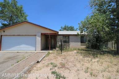 Main picture of 581 Bahama Dr SE