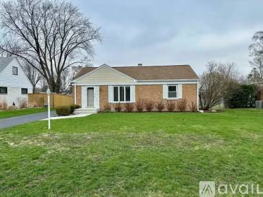 Main picture of 412 W Larkdale Ln