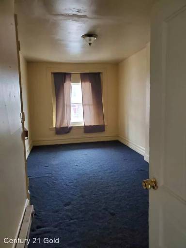 Main picture of 251 W Douglass St