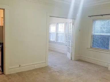 Main picture of 20 Hensley St