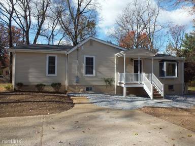 Main picture of 203 E Deer Park Dr