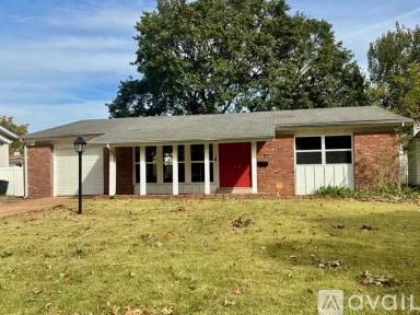 Main picture of 607 Coach Light Ln