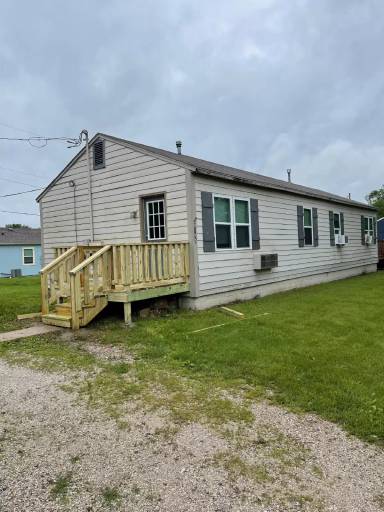 Main picture of 8185 Center Dr