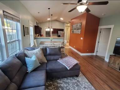 Main picture of 3003 Country Club Dr