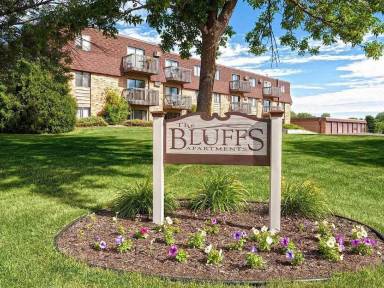 Main picture of The Bluffs Apartments