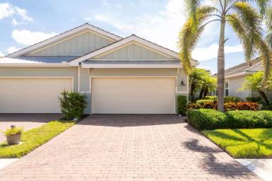 Main picture of 14888 Edgewater Cir