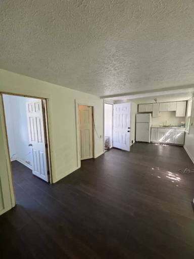 Main picture of 75 W Main St