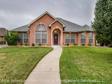 Main picture of 1669 Oak Creek Dr