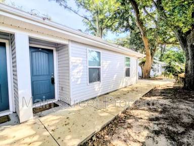 Main picture of 313 N Navy Blvd