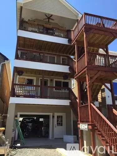 Main picture of 50 5th St
