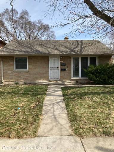 Main picture of 5822 N 32nd St