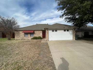 Main picture of 1405 Waterford Dr