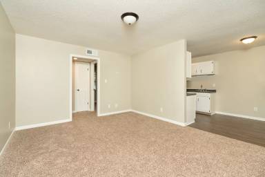 Main picture of 1133 E Moody Ave