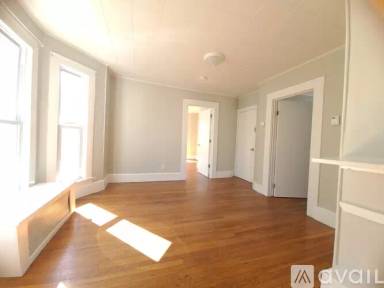 Main picture of 19 Bachelder St
