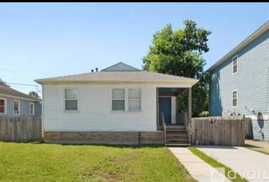 Main picture of 6006 Vermillion Blvd