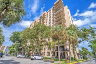 Main picture of Greenwich Condominium