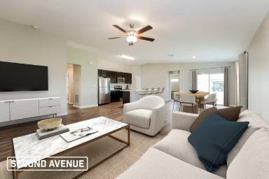 Main picture of 1235 NE 40th St