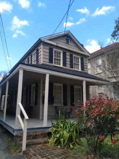 Main picture of 20 Bee St