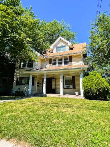 Main picture of 149 Grand Avenue - 2