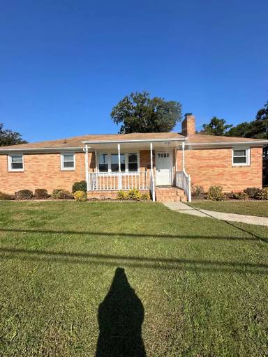 Main picture of 1421 Lakeside Rd