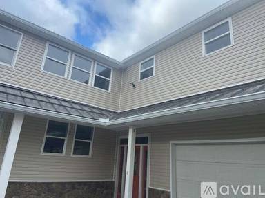Main picture of 1859 Horns Ln NW