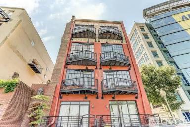 Main picture of 50 Gayoso Ave