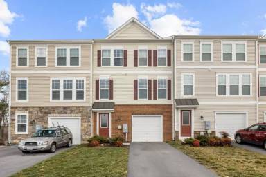 Main picture of 133 Biscane Ct