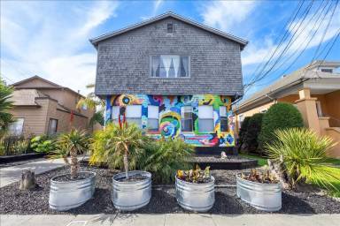 Main picture of 1551 Saint Charles St