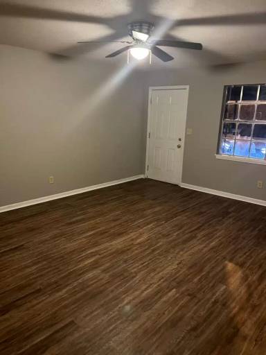 Main picture of 1900 48th St E