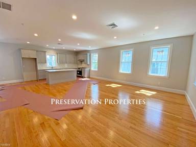 Main picture of 44 Cook St