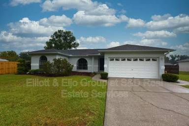 Main picture of 2220 Maple Hill Ct