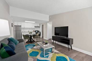 Main picture of 15300 W Colonial Dr