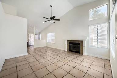 Main picture of 2709 Camphor Tree St