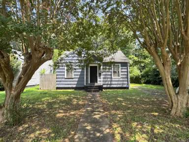 Main picture of 6232 Alexander St