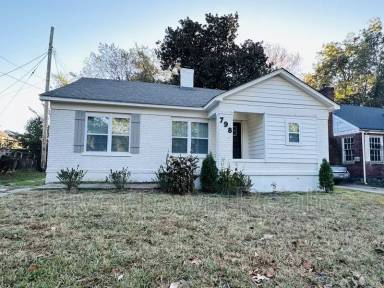 Main picture of 798 McConnell St