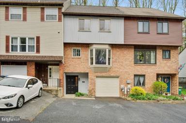 Main picture of 50 Helios Ct